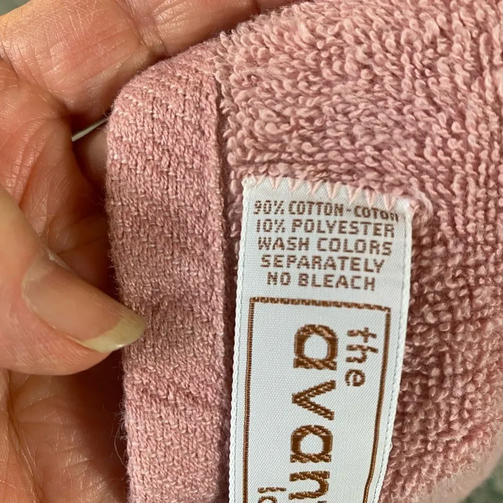 Avanti Pink Bath Towels with Cream Trim